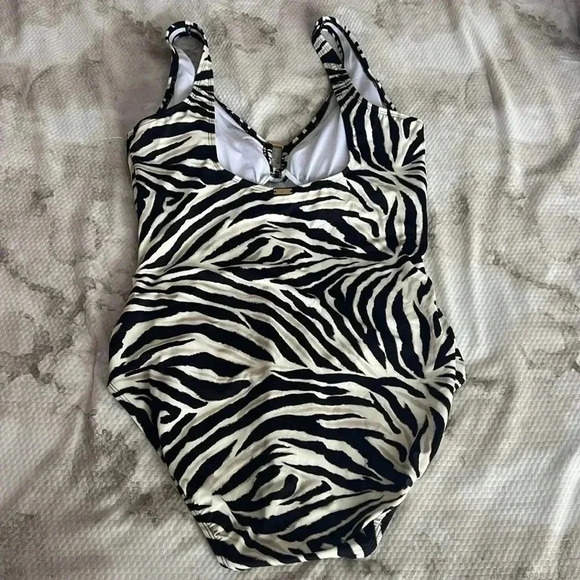 LAUREN RALPH LAUREN Zebra Ring Over-The-Shoulder One-Piece Brown 16 - Picture 10 of 13